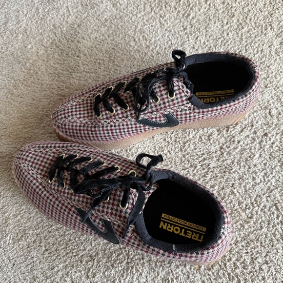 Tretorn Plaid Sneakers with Black Details - Picture 4 of 8